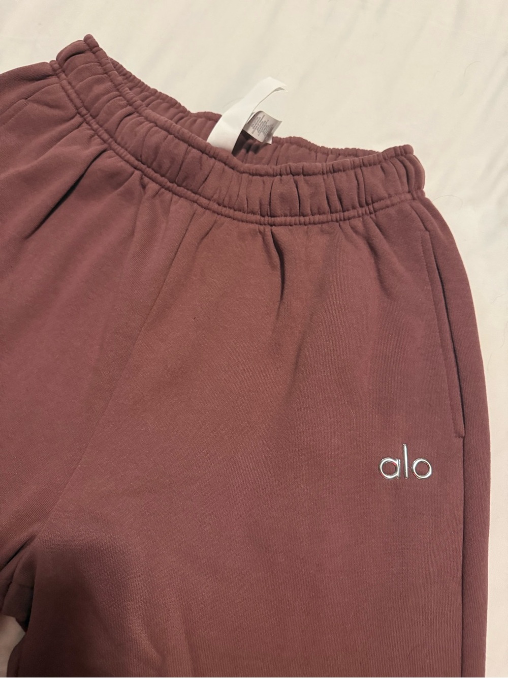 ALO Accolade Straight Leg sweatpants Burgundy Truffle